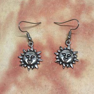 Sun Face Earrings Dangle Sunshine Starburst ☀️🌞Ce